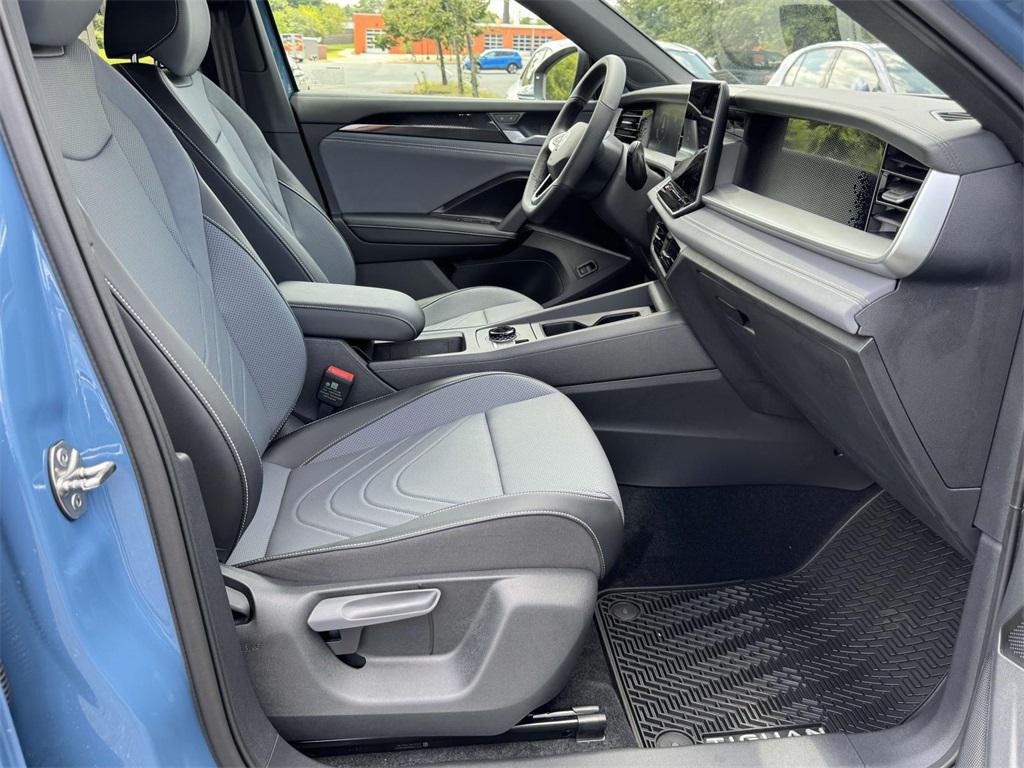new 2025 Volkswagen Tiguan car, priced at $36,941