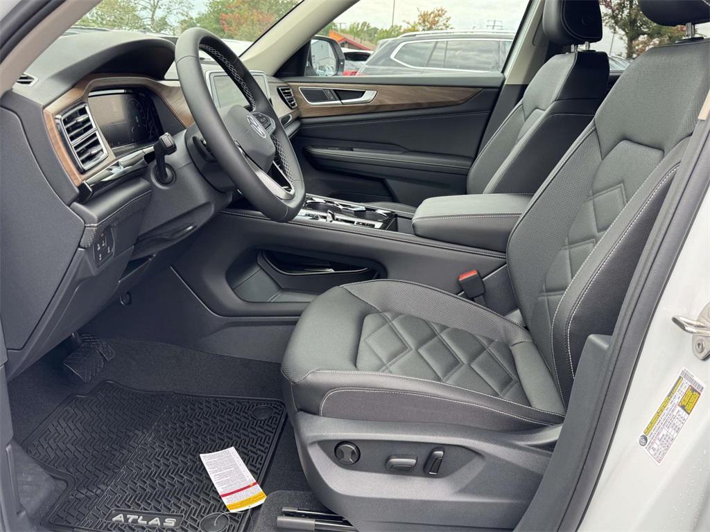 new 2026 Volkswagen Atlas car, priced at $48,204