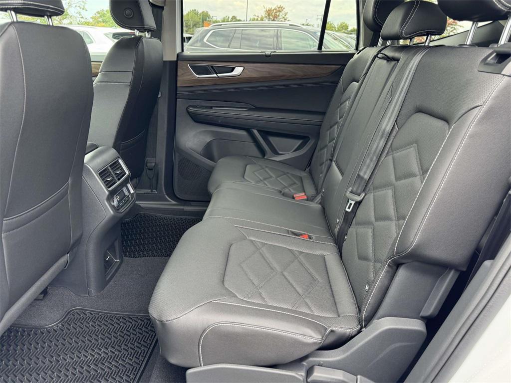 new 2026 Volkswagen Atlas car, priced at $48,204