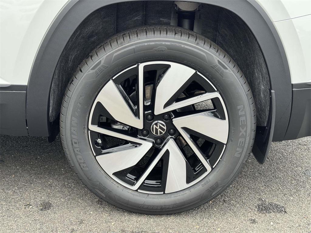 new 2026 Volkswagen Atlas car, priced at $48,204