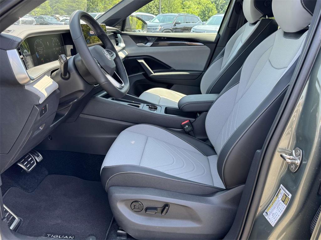 new 2025 Volkswagen Tiguan car, priced at $39,586