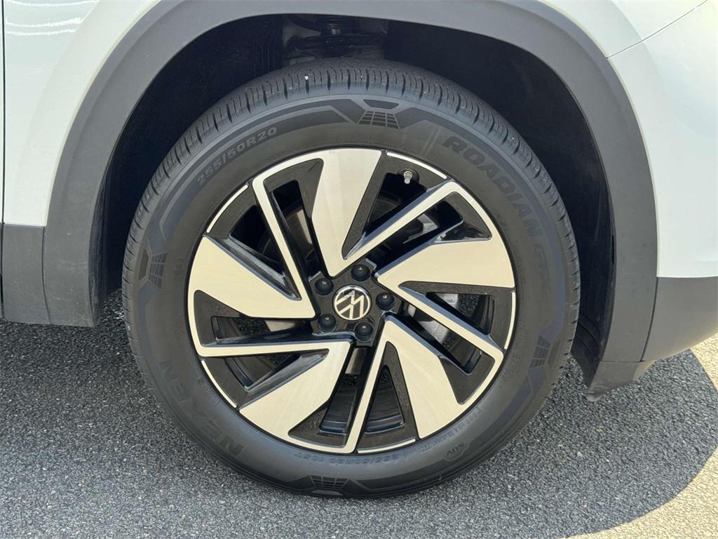 used 2025 Volkswagen Atlas car, priced at $37,395