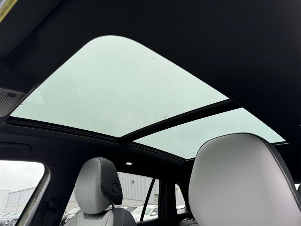 new 2025 Volkswagen Tiguan car, priced at $39,586
