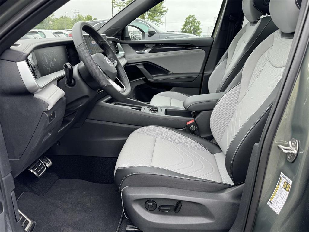 new 2025 Volkswagen Tiguan car, priced at $39,586