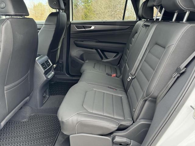 new 2025 Volkswagen Atlas Cross Sport car, priced at $49,436