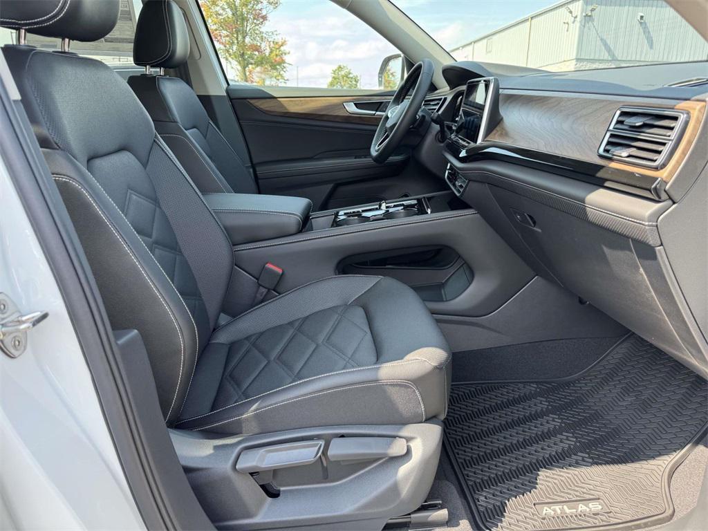 new 2026 Volkswagen Atlas car, priced at $49,404
