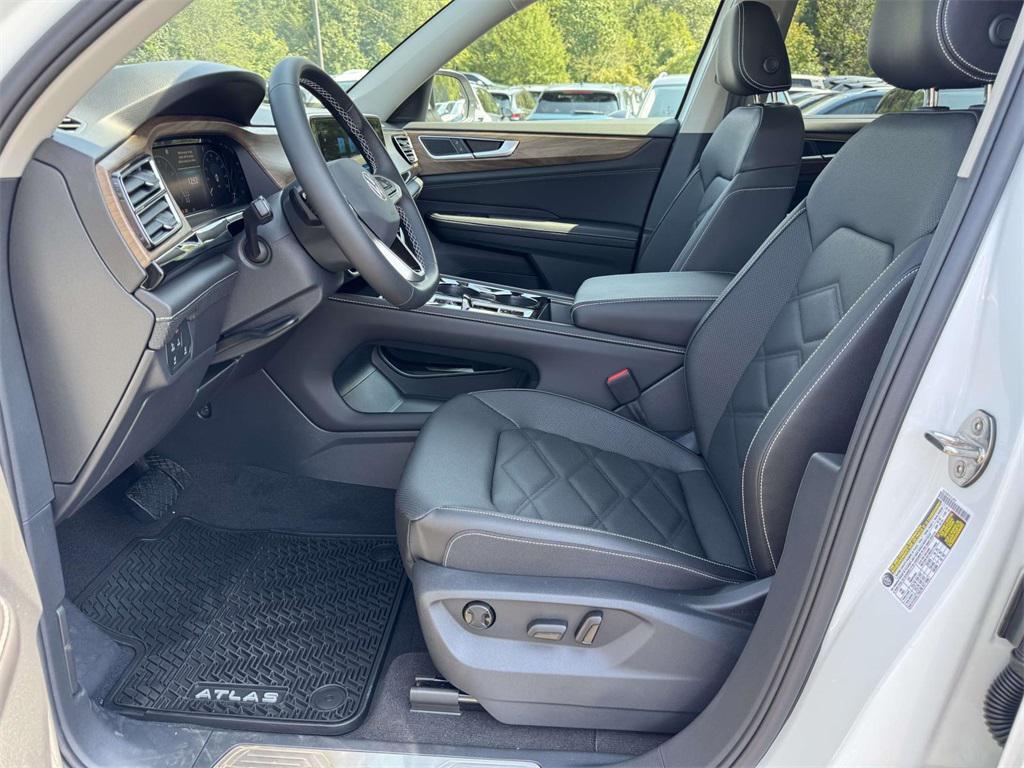 new 2026 Volkswagen Atlas car, priced at $49,404