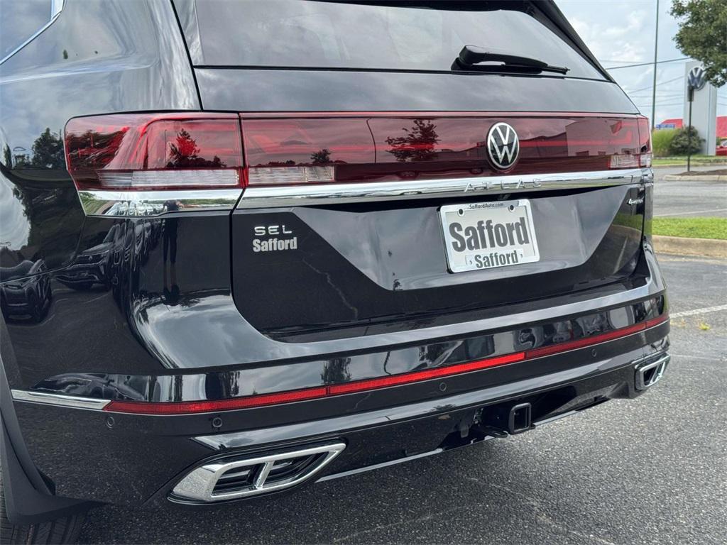 new 2025 Volkswagen Atlas car, priced at $54,686