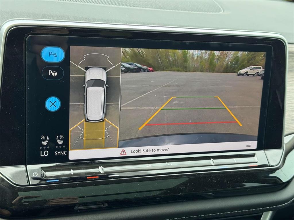 new 2025 Volkswagen Atlas car, priced at $53,655