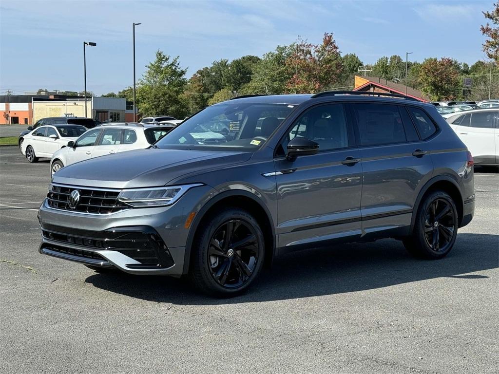 new 2024 Volkswagen Tiguan car, priced at $37,611