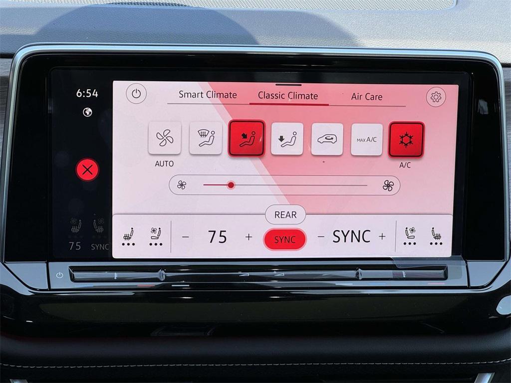 new 2025 Volkswagen Atlas car, priced at $54,721