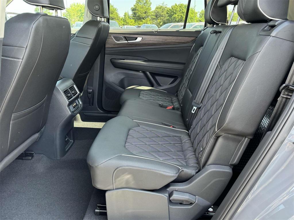 new 2025 Volkswagen Atlas car, priced at $54,721