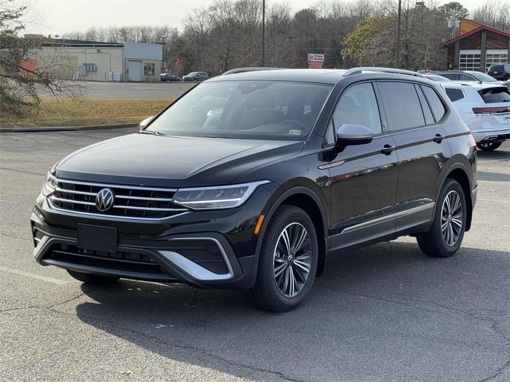 new 2024 Volkswagen Tiguan car, priced at $35,120