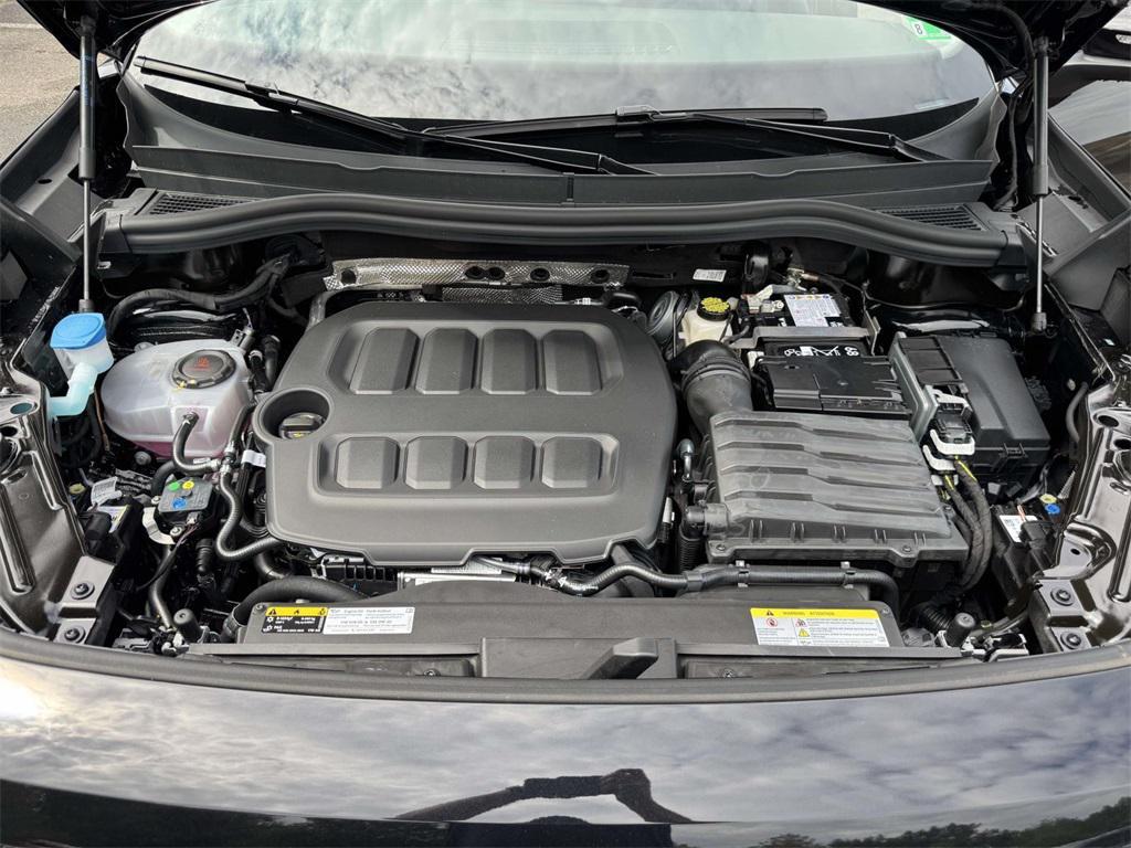 new 2025 Volkswagen Tiguan car, priced at $35,276