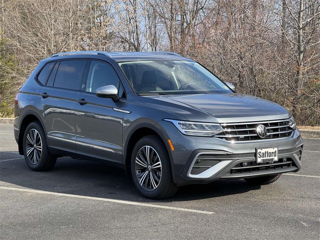 new 2024 Volkswagen Tiguan car, priced at $33,211