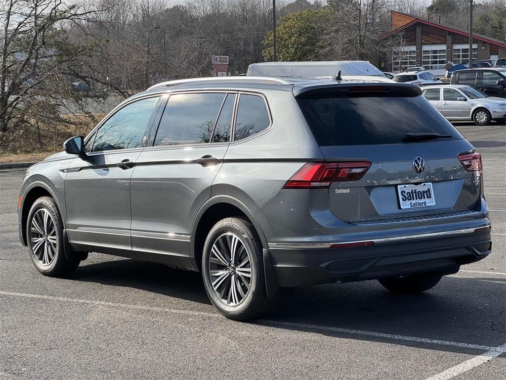 new 2024 Volkswagen Tiguan car, priced at $33,211