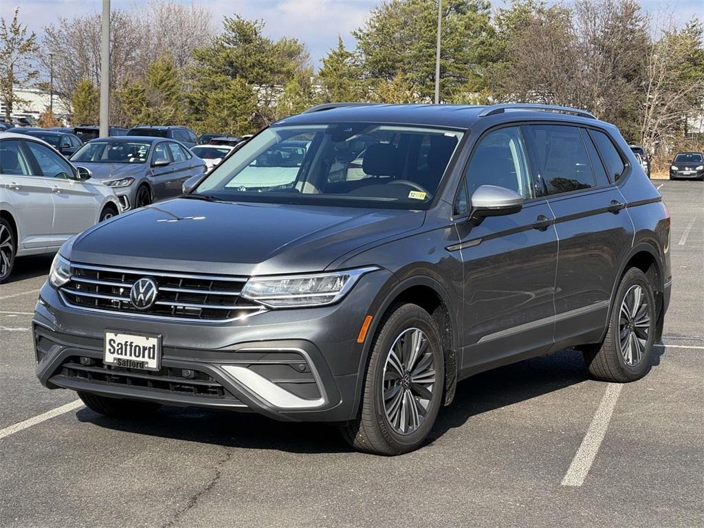 new 2024 Volkswagen Tiguan car, priced at $33,211