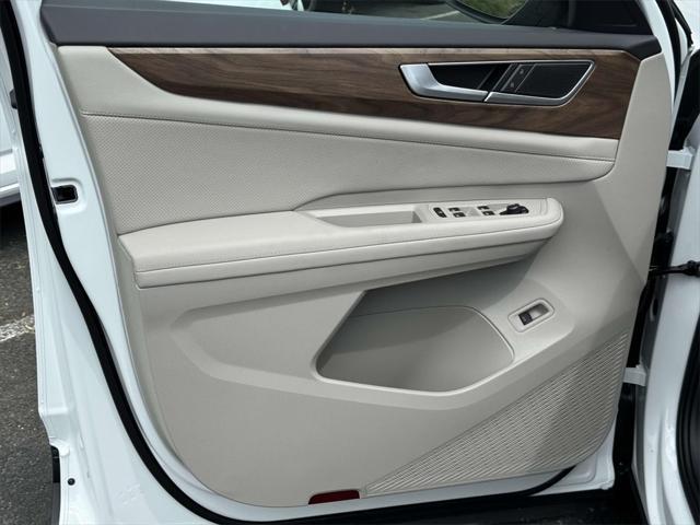new 2025 Volkswagen Atlas car, priced at $45,887
