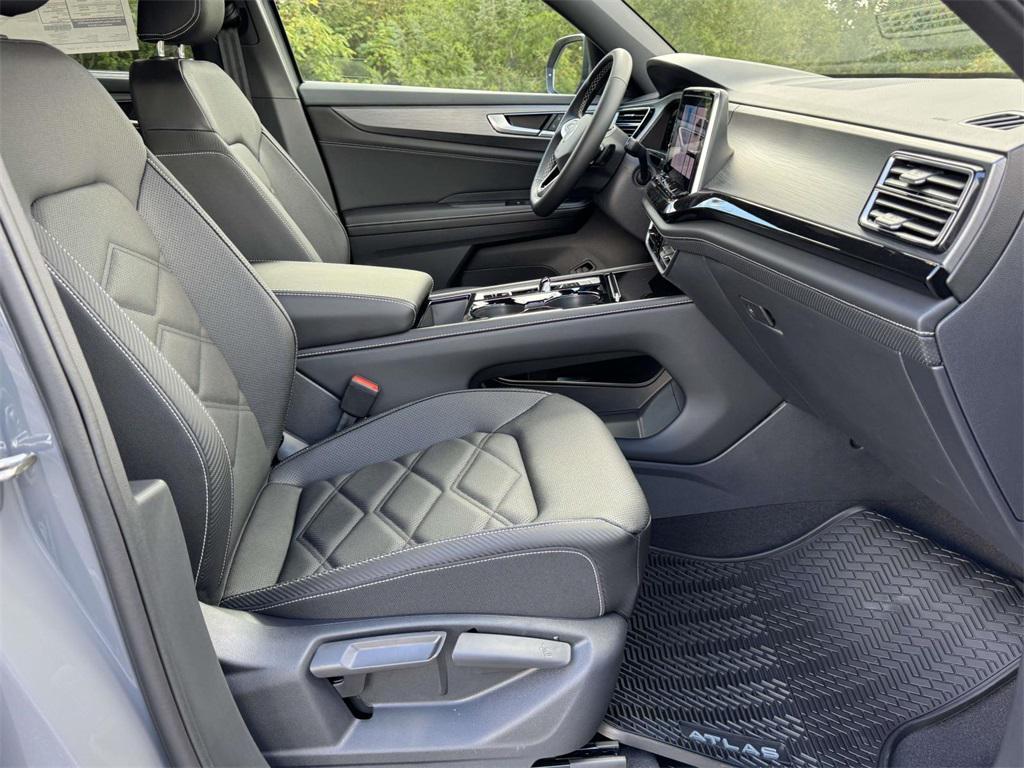new 2026 Volkswagen Atlas Cross Sport car, priced at $48,001