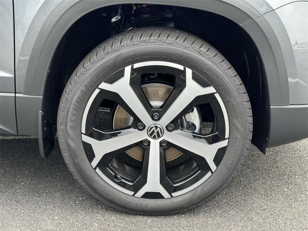 new 2025 Volkswagen Taos car, priced at $33,011