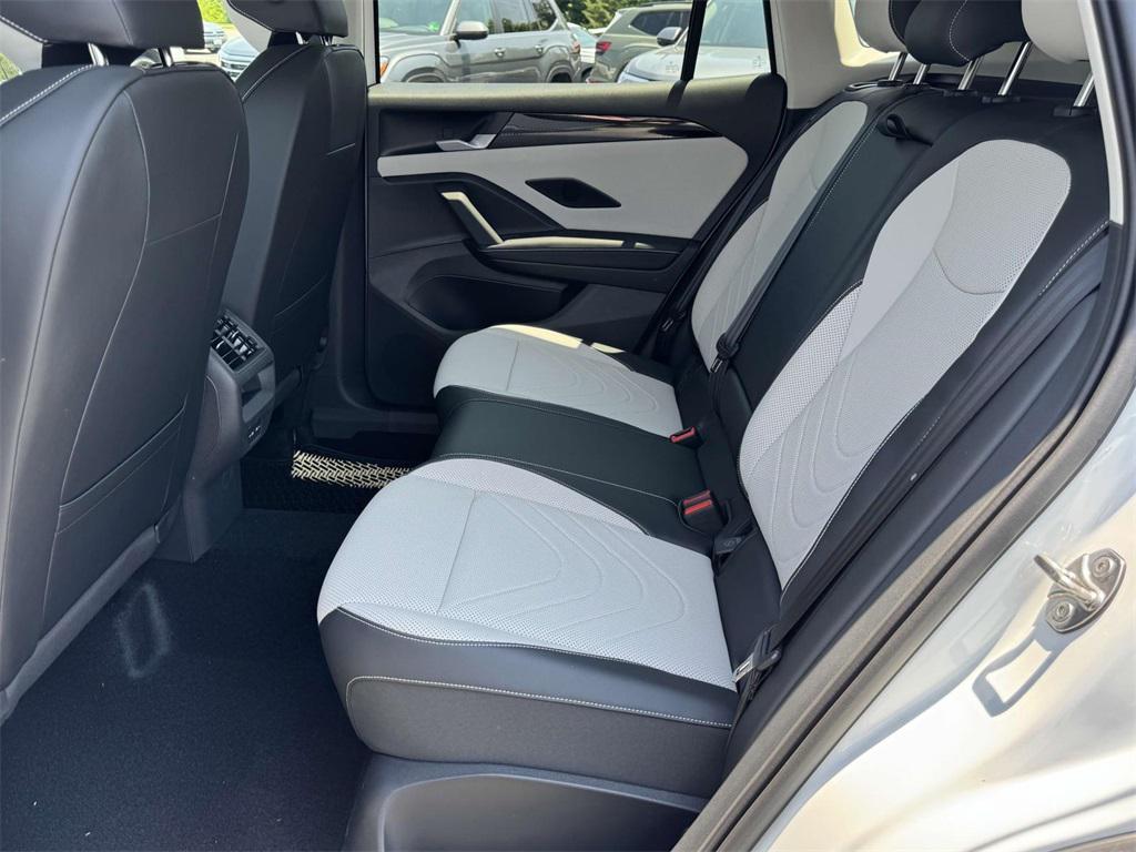 new 2025 Volkswagen Tiguan car, priced at $34,076