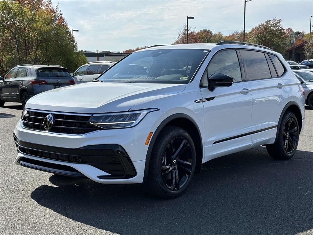 new 2024 Volkswagen Tiguan car, priced at $38,006