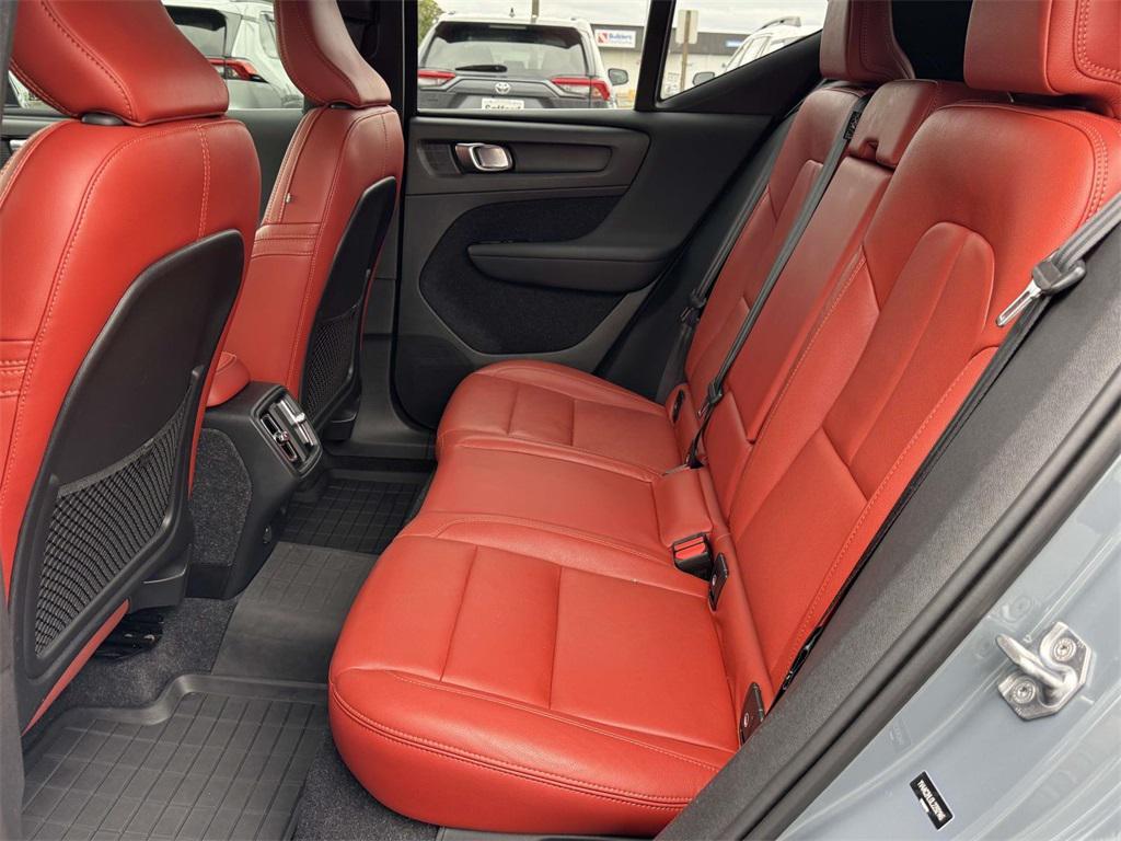 used 2020 Volvo XC40 car, priced at $23,582