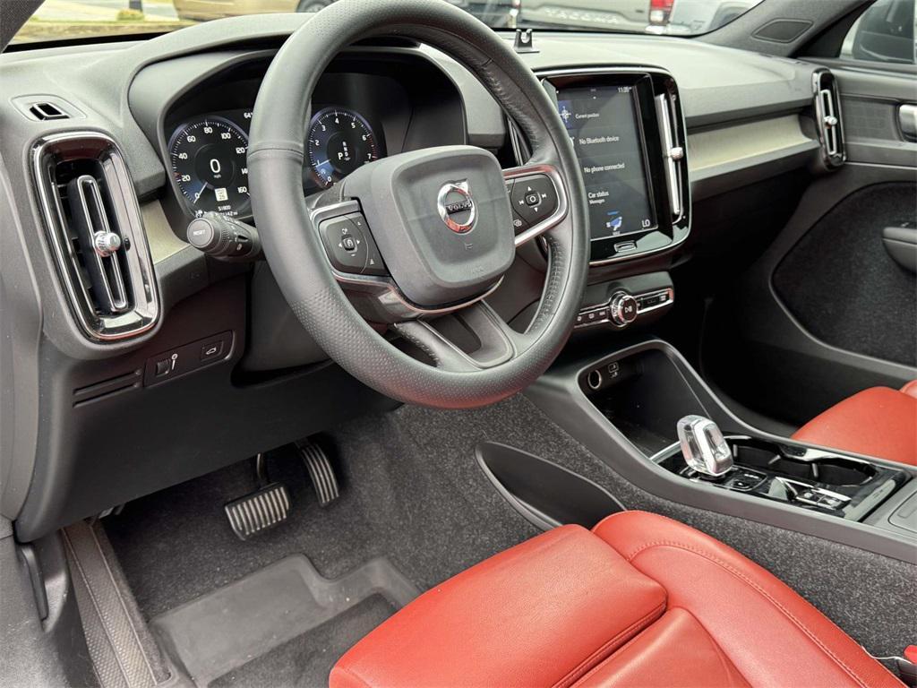 used 2020 Volvo XC40 car, priced at $23,582