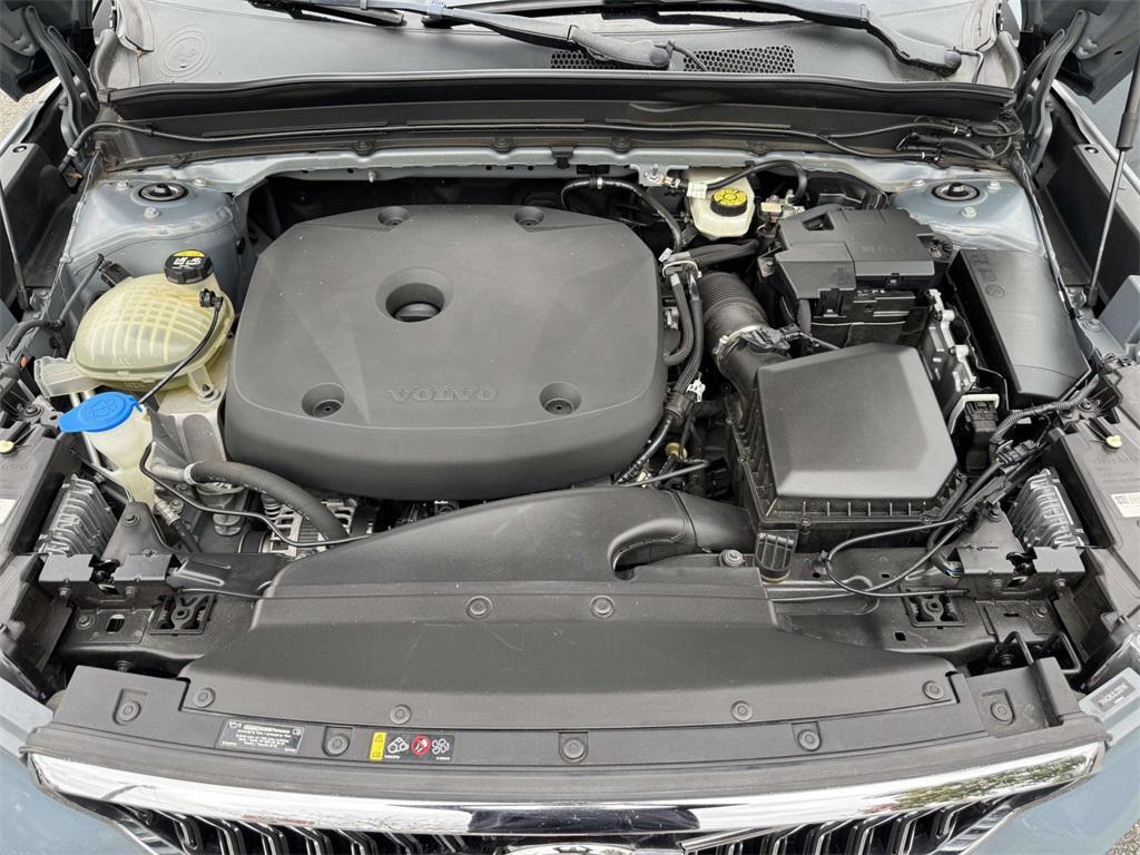 used 2020 Volvo XC40 car, priced at $23,582