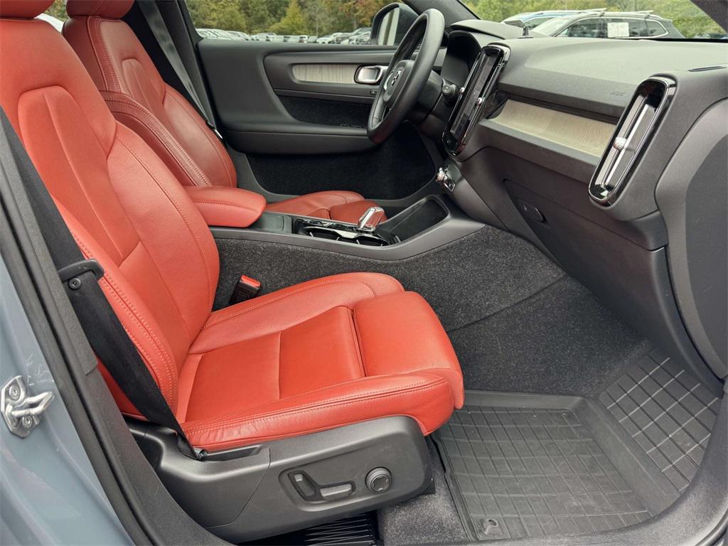 used 2020 Volvo XC40 car, priced at $23,582
