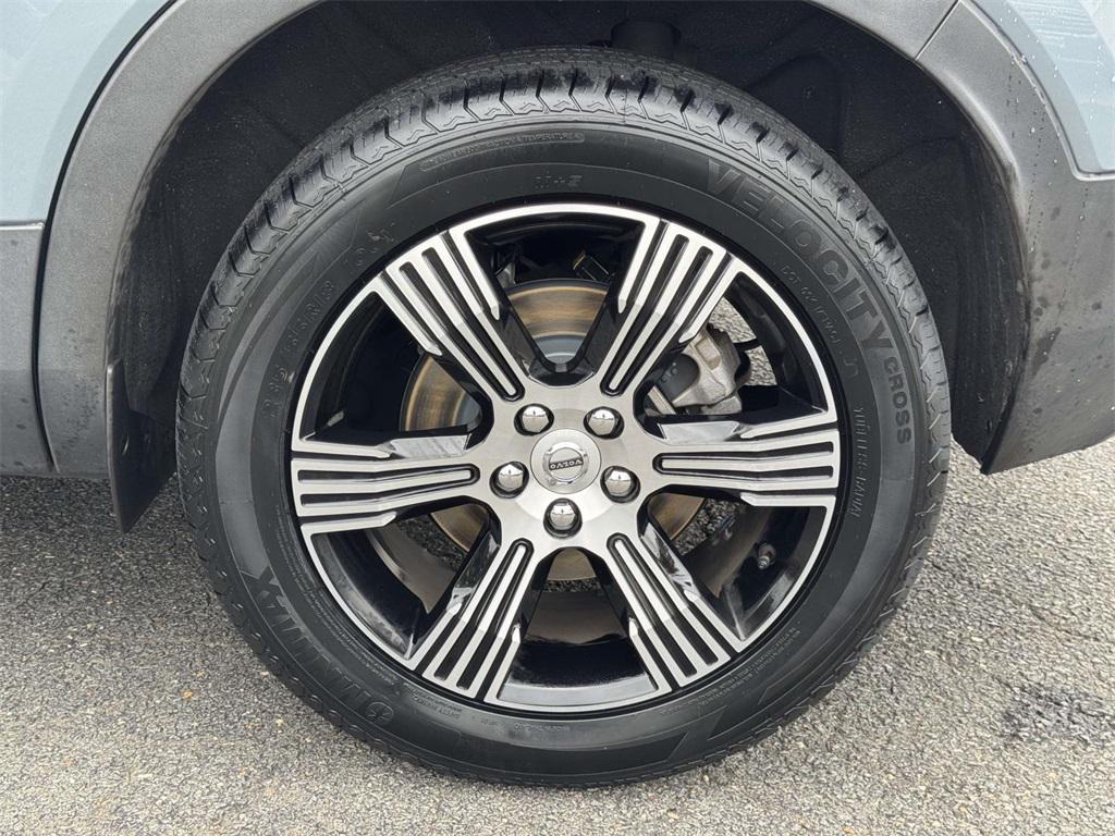 used 2020 Volvo XC40 car, priced at $23,582