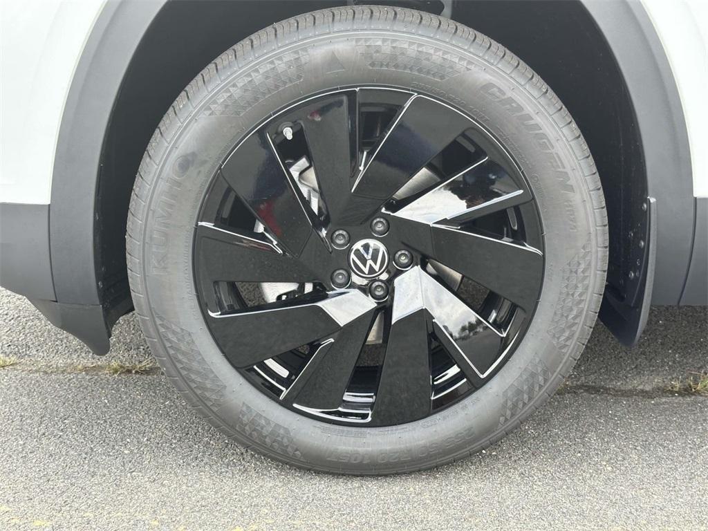 new 2025 Volkswagen Atlas car, priced at $47,260