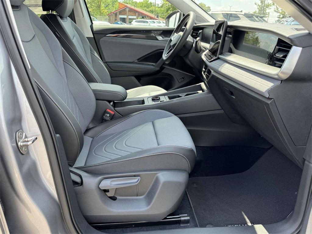 new 2025 Volkswagen Tiguan car, priced at $31,720