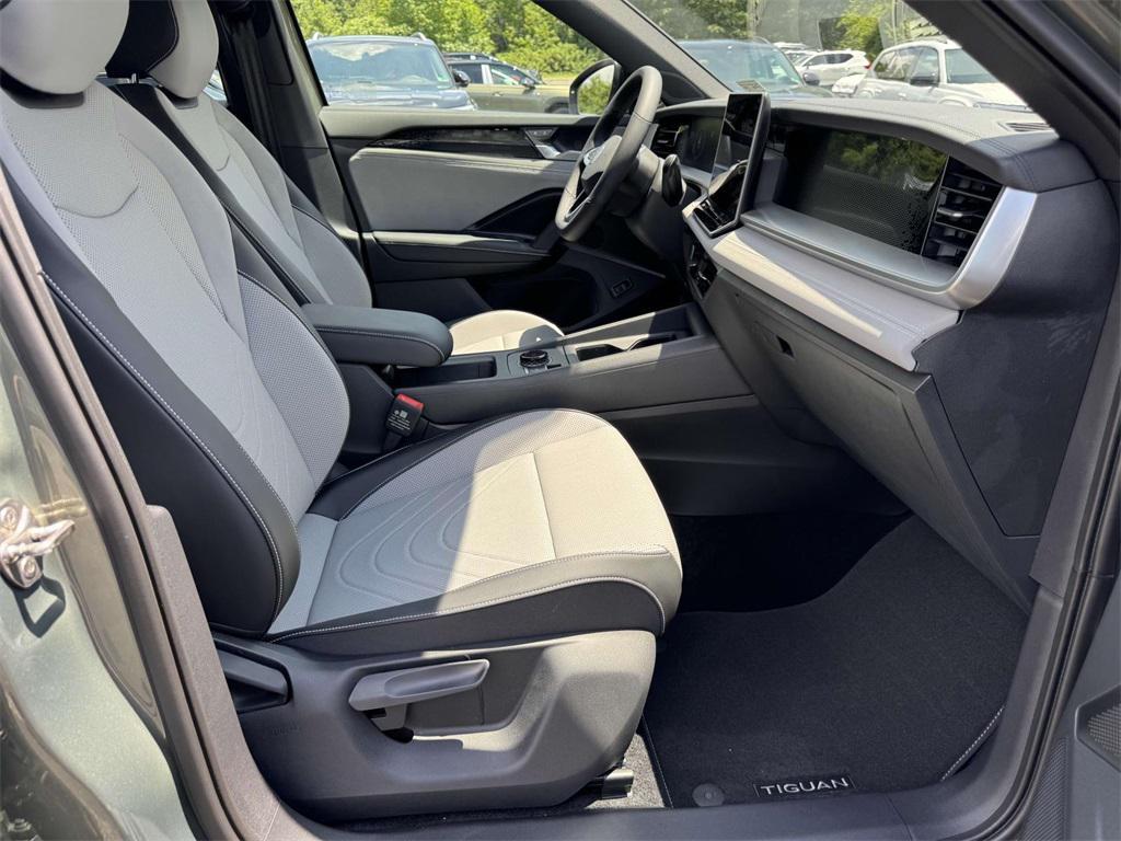 new 2025 Volkswagen Tiguan car, priced at $39,759