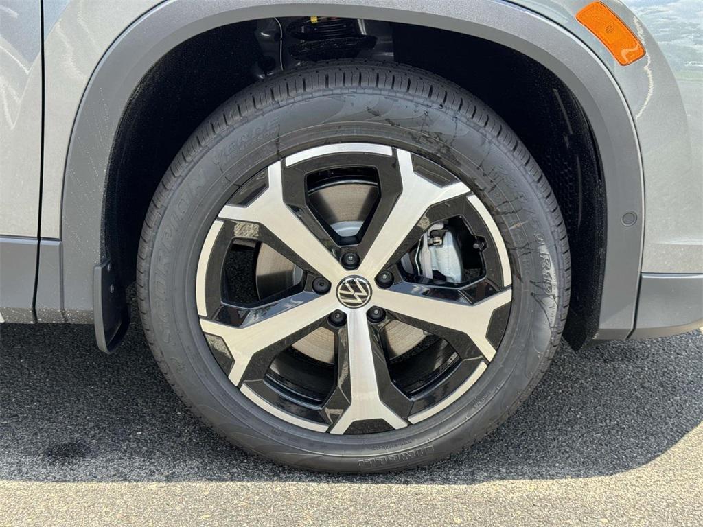 new 2025 Volkswagen Tiguan car, priced at $35,576