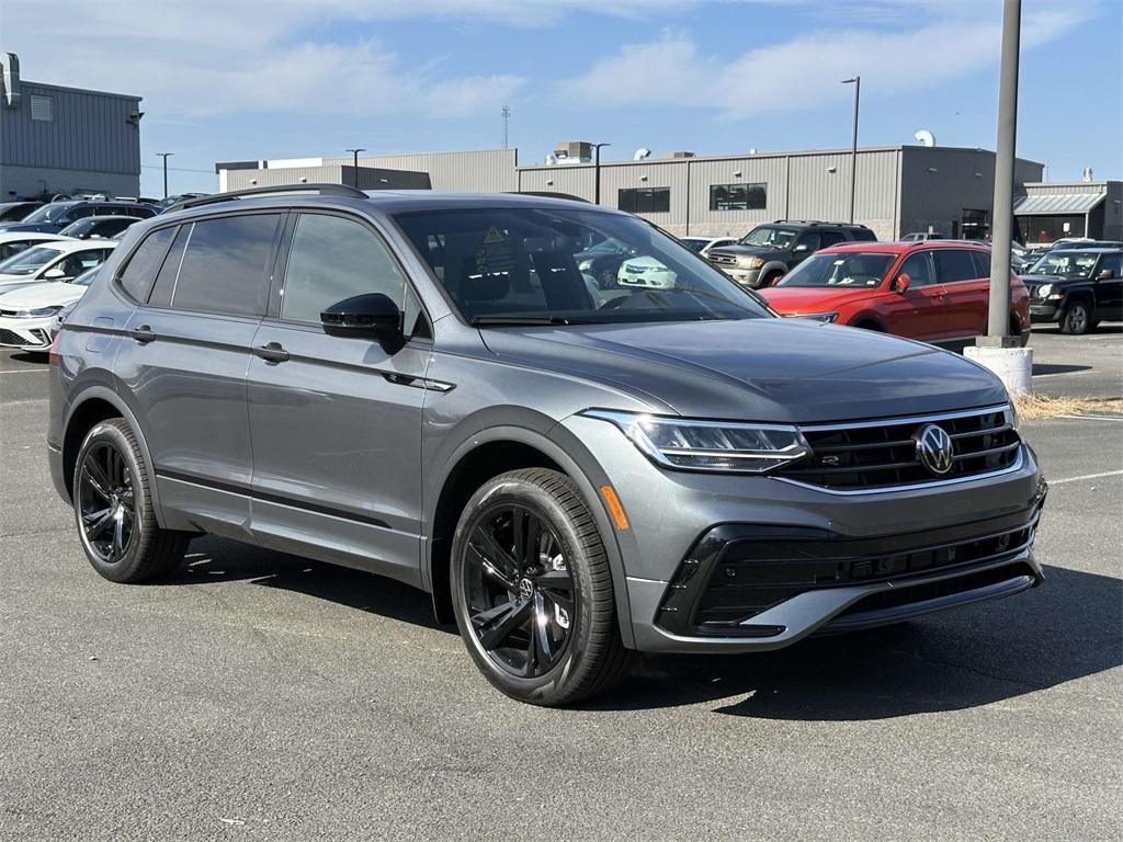 new 2024 Volkswagen Tiguan car, priced at $37,611