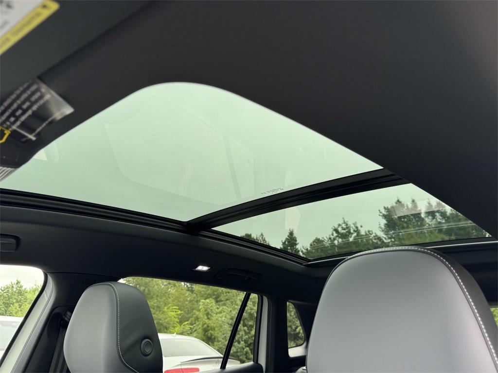 new 2025 Volkswagen Tiguan car, priced at $37,286