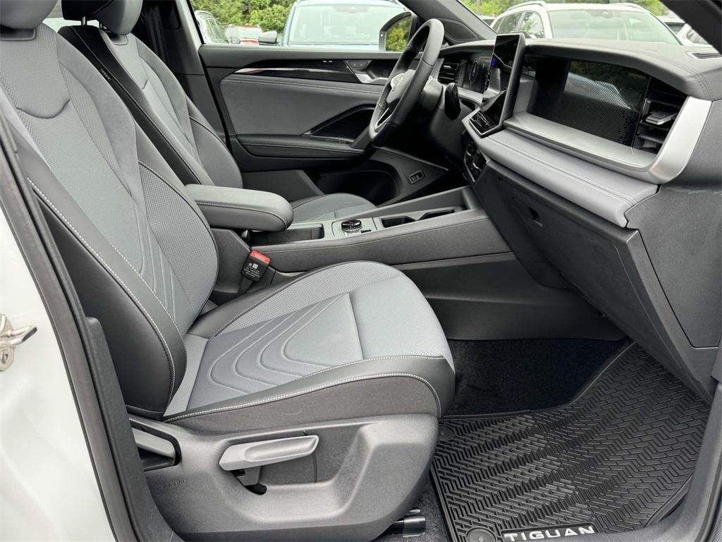 new 2025 Volkswagen Tiguan car, priced at $37,286
