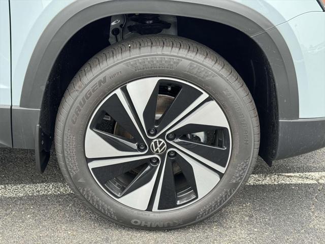 new 2025 Volkswagen Taos car, priced at $32,081