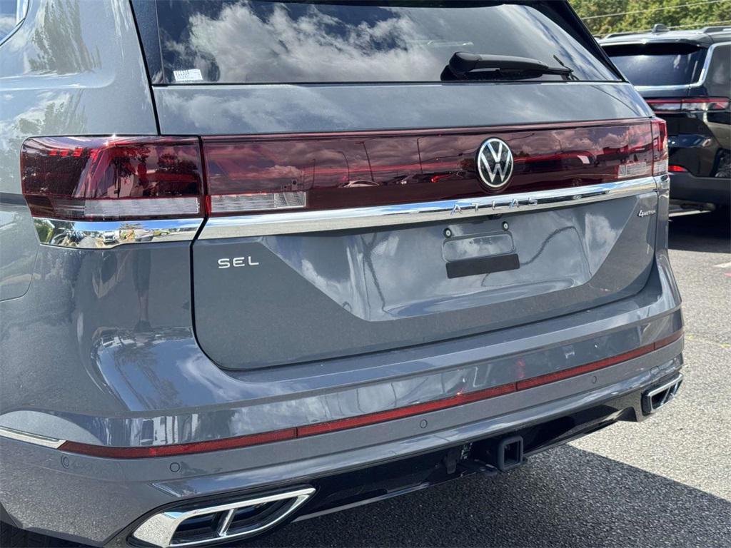 new 2025 Volkswagen Atlas car, priced at $54,656
