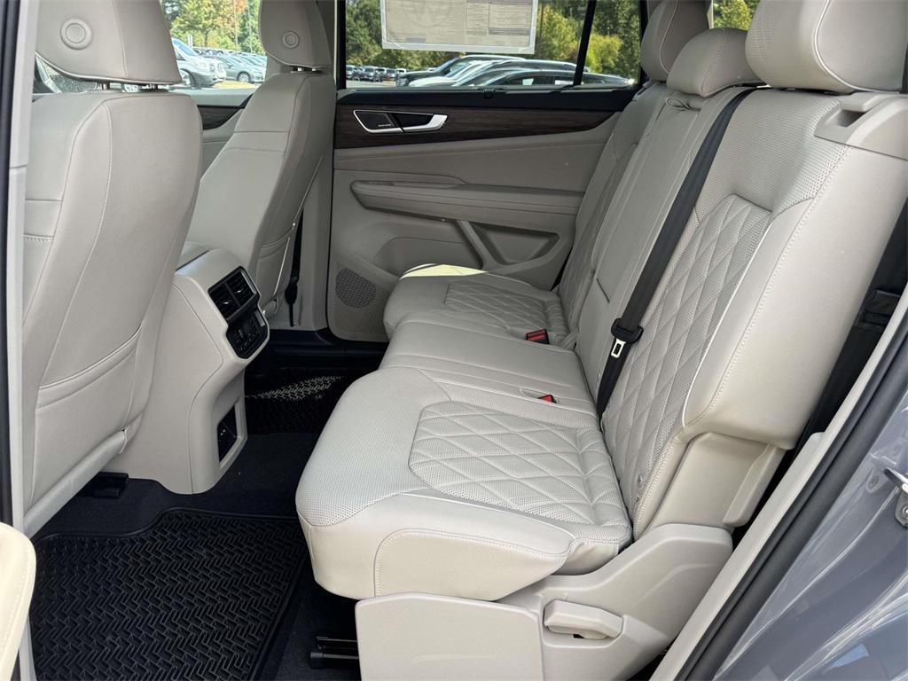 new 2025 Volkswagen Atlas car, priced at $54,656