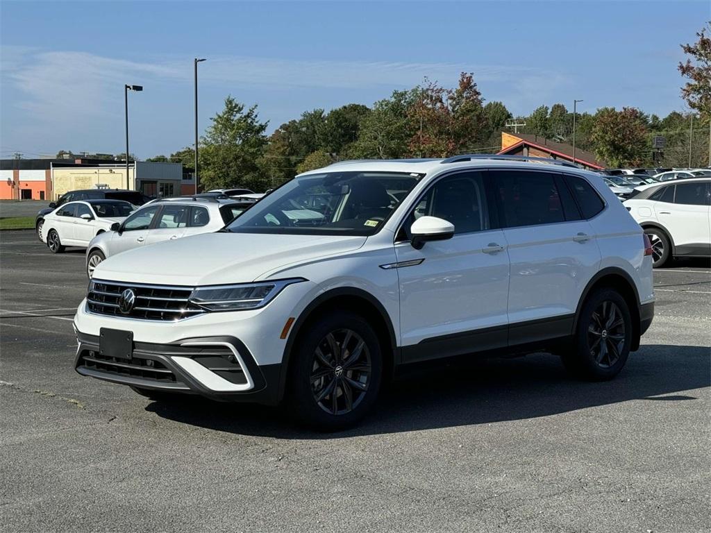 new 2024 Volkswagen Tiguan car, priced at $34,251