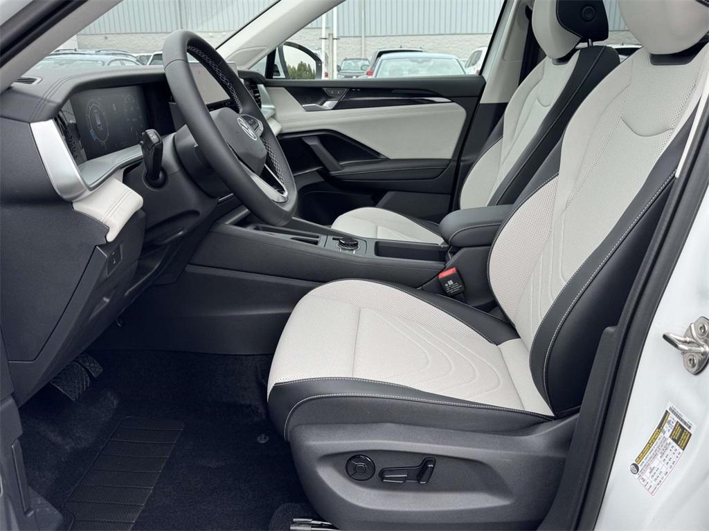 new 2025 Volkswagen Tiguan car, priced at $33,491