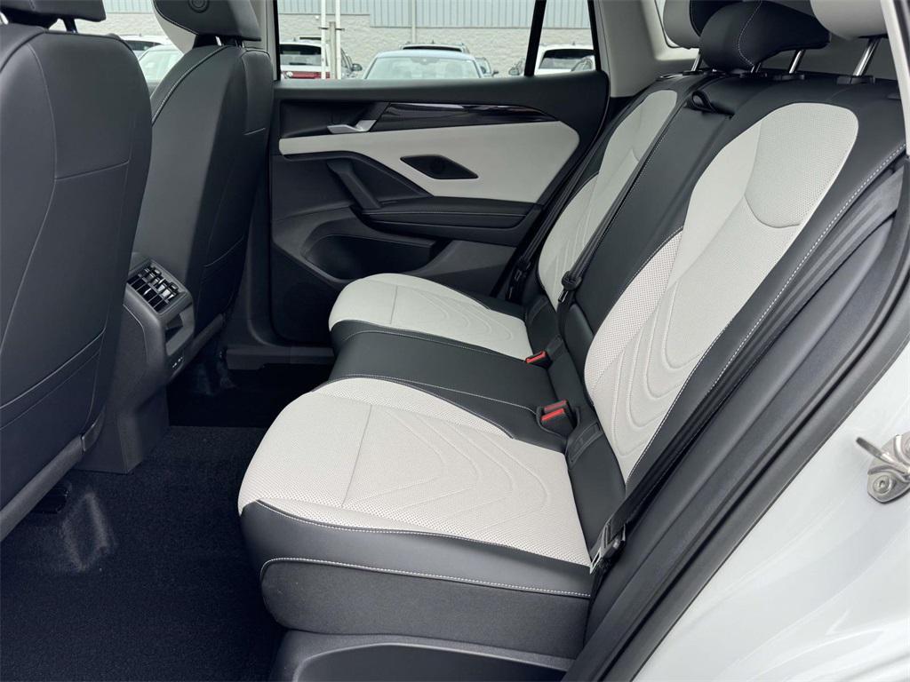 new 2025 Volkswagen Tiguan car, priced at $33,491