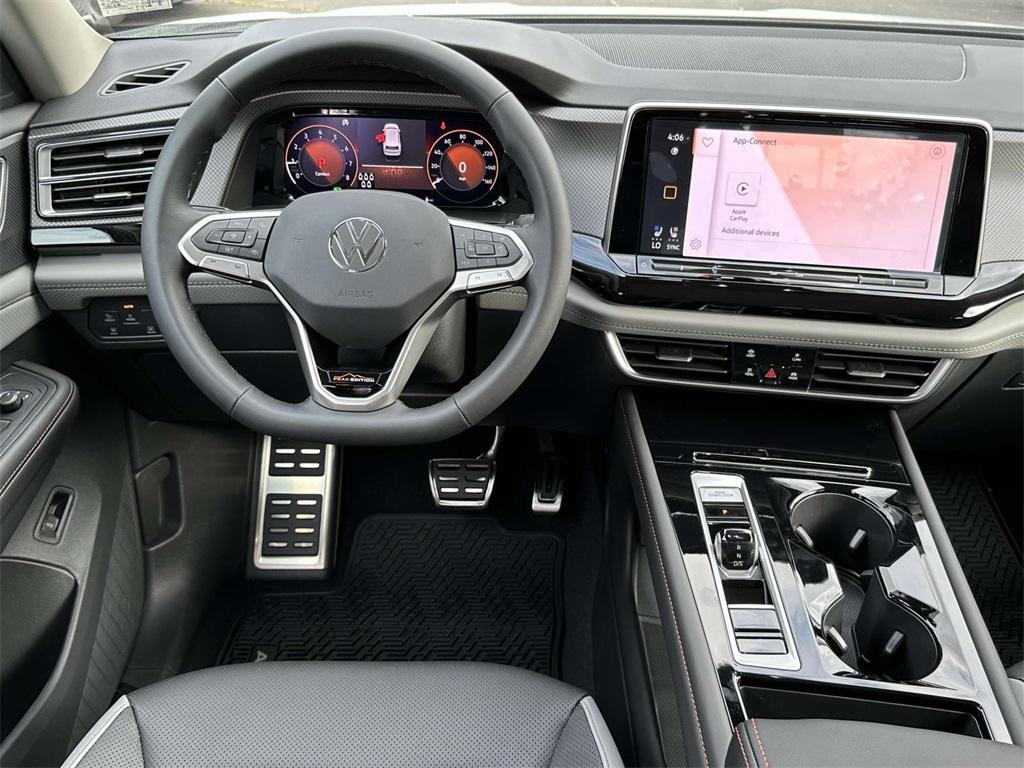 new 2025 Volkswagen Atlas car, priced at $48,089