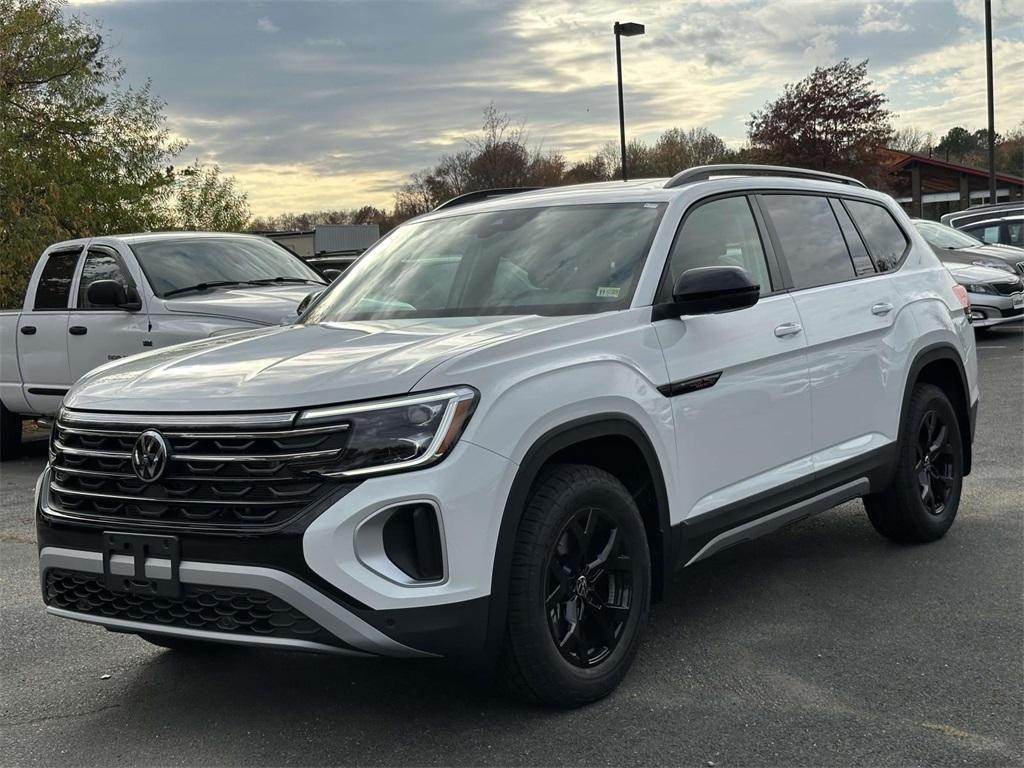 new 2025 Volkswagen Atlas car, priced at $48,089