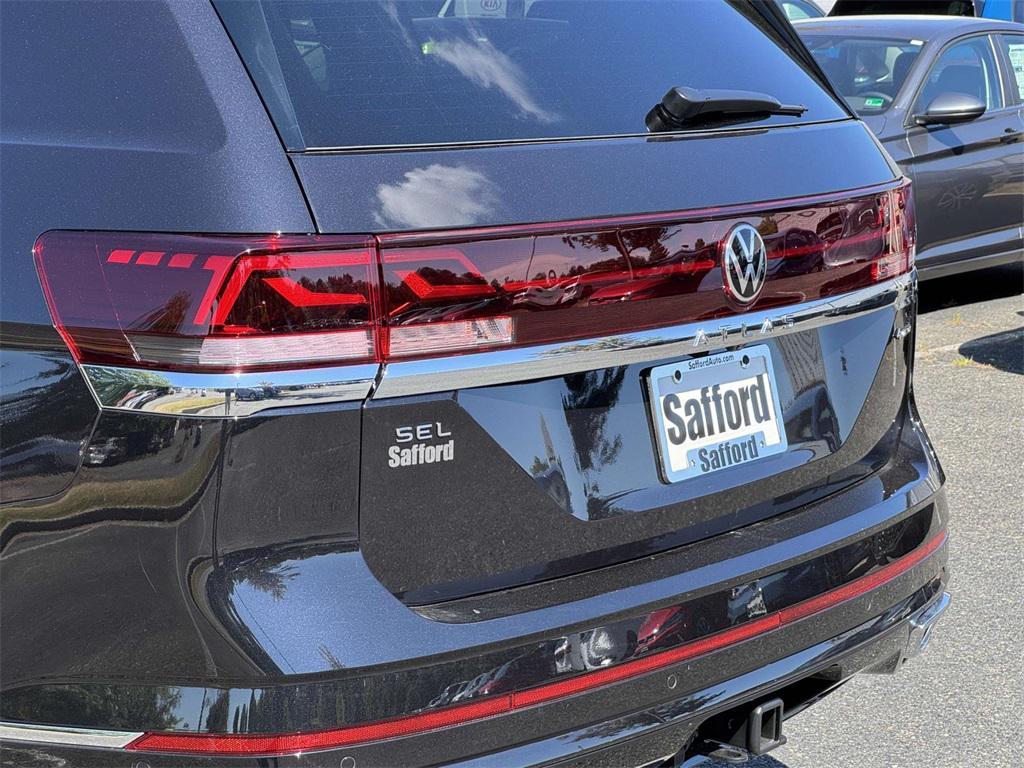 new 2025 Volkswagen Atlas car, priced at $53,761