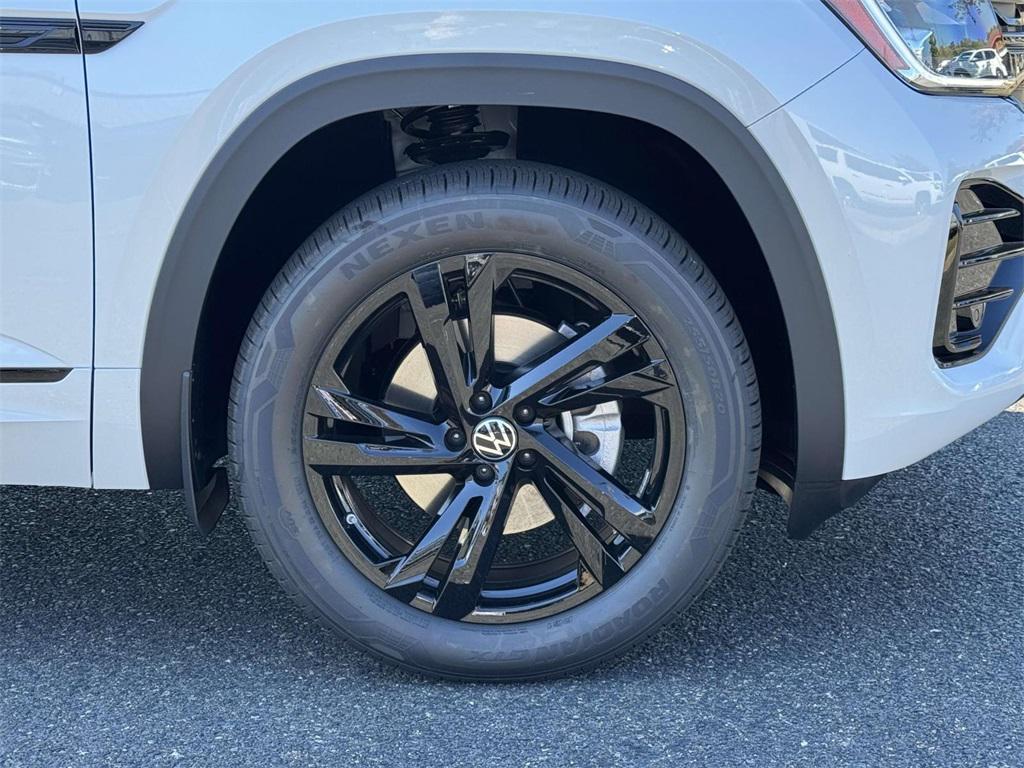 new 2026 Volkswagen Atlas Cross Sport car, priced at $53,688