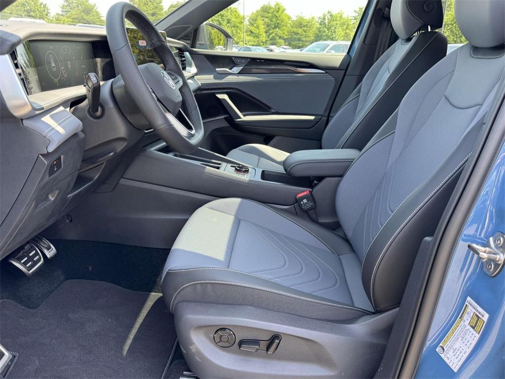 new 2025 Volkswagen Tiguan car, priced at $38,896