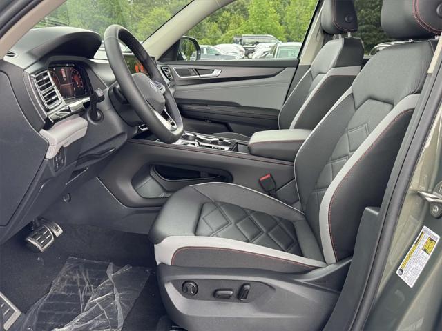 new 2025 Volkswagen Atlas car, priced at $48,611